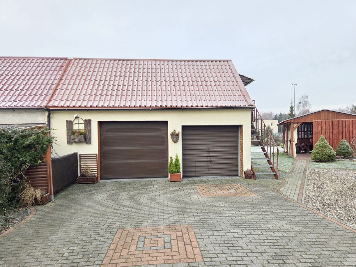 DOM Z POTENCJAŁEM | 2 NIEZALEŻNE MIESZKANIA | DUŻA DZIAŁKA 885 m²