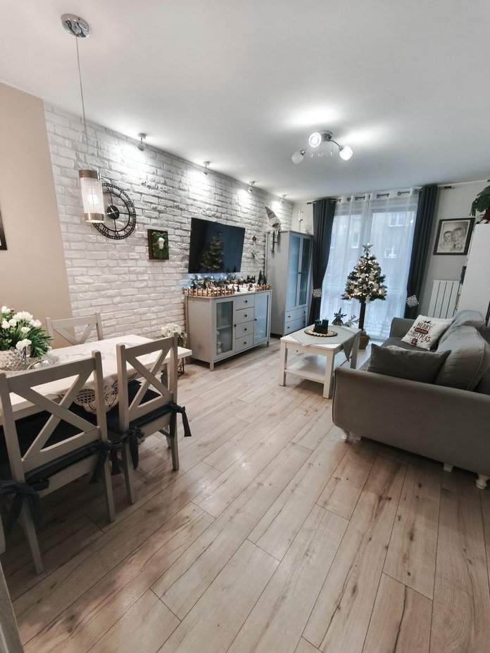 Sprzedam mieszkanie w centrum Ostrowa Wlkp. 1 Pietro, 65 m2.