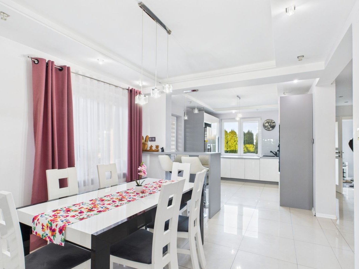 Własne 21 arów, 40 minut od Krakowa. Dom gotowy na przeprowadzkę!