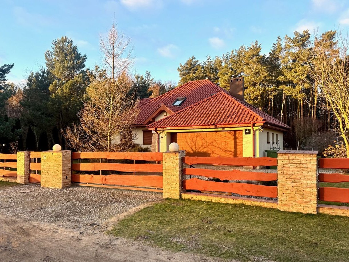 Wyjątkowy dom w Oborach pod Toruniem, przy lesie, o pow. 3112m2