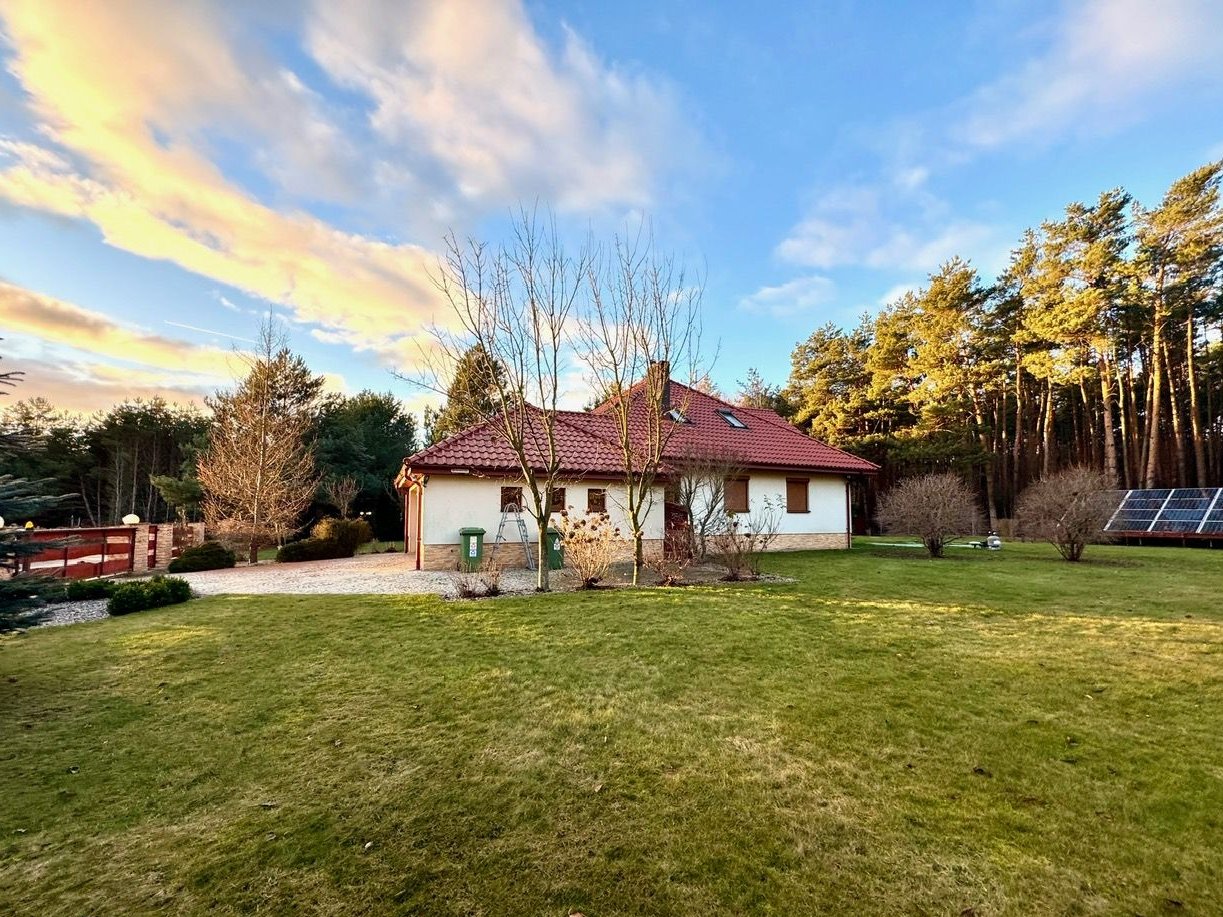 Wyjątkowy dom w Oborach pod Toruniem, przy lesie, o pow. 3112m2