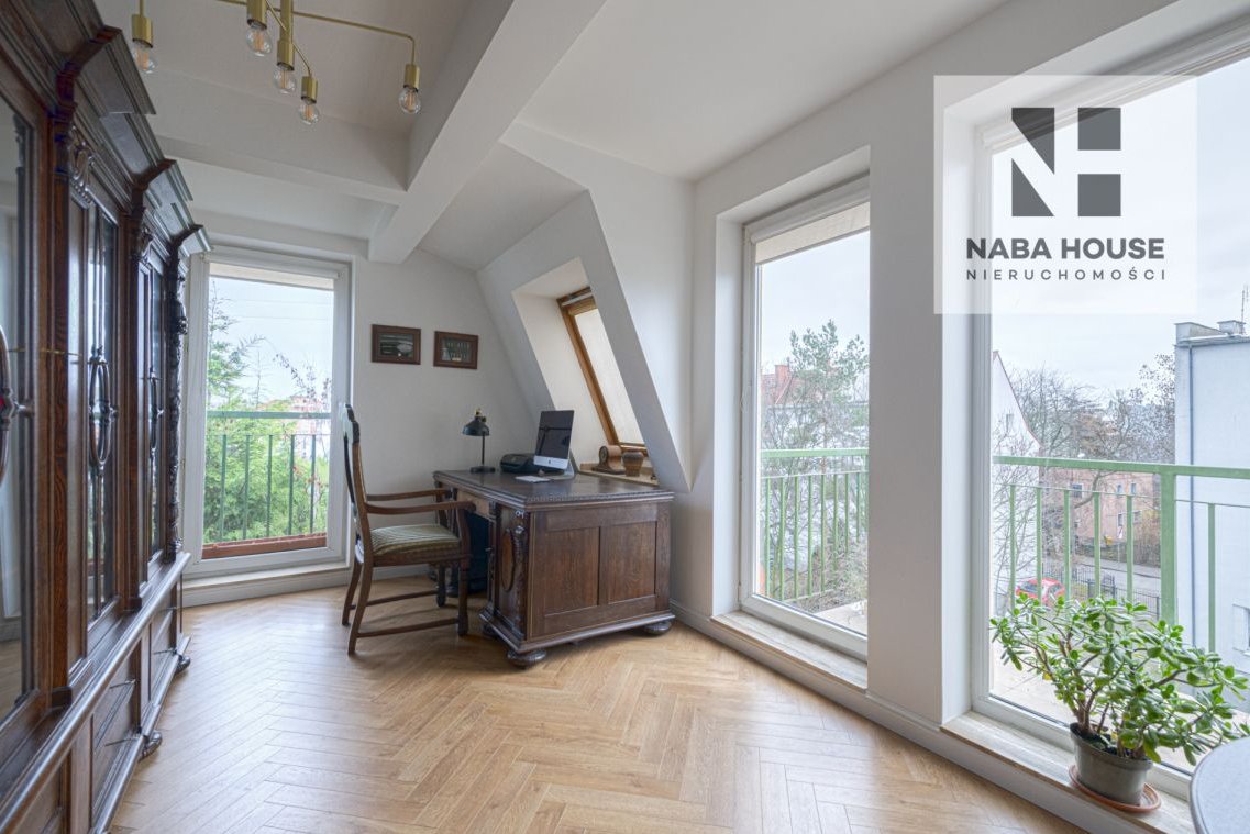 Wygodne mieszkanie z klimatem poddasza.
