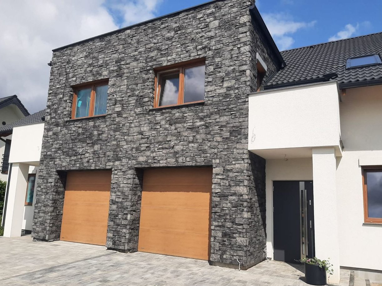 Wysoki standard/4 pokoje/garaż/balkon/taras/2 garderoby