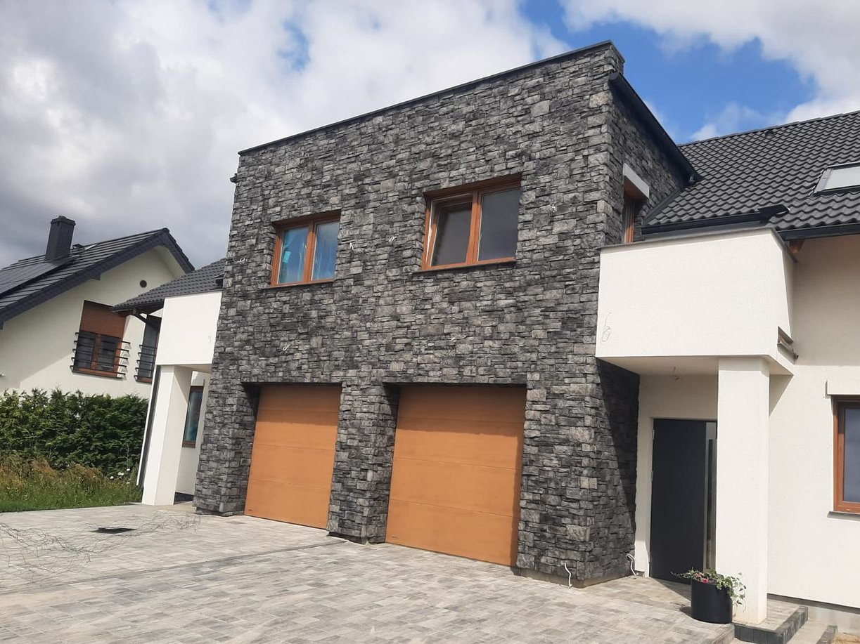 Wysoki standard/4 pokoje/garaż/balkon/taras/2 garderoby