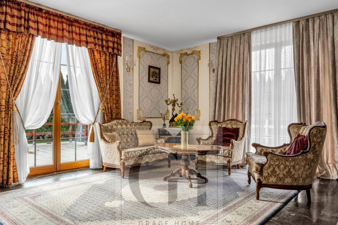 Dom rodzinny z dużym potencjałem inwestycyjnym.