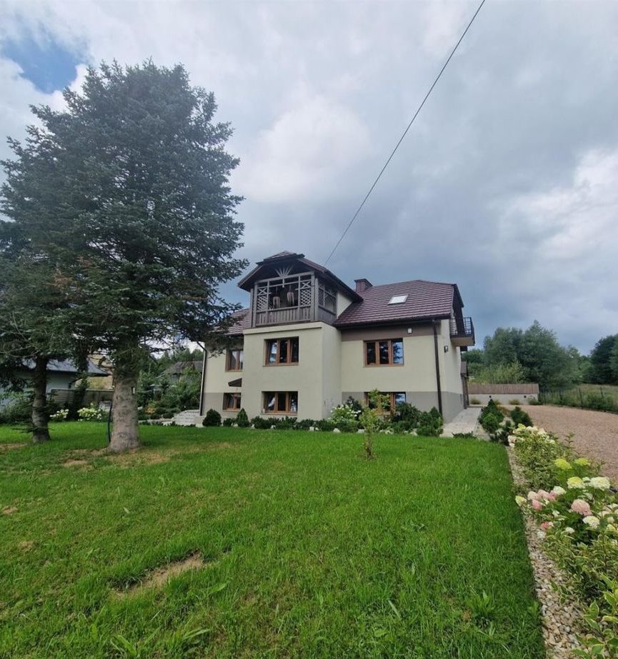 Dom 3 Piętra - 230 M2 - Działka 12 Arów - Zarzyce