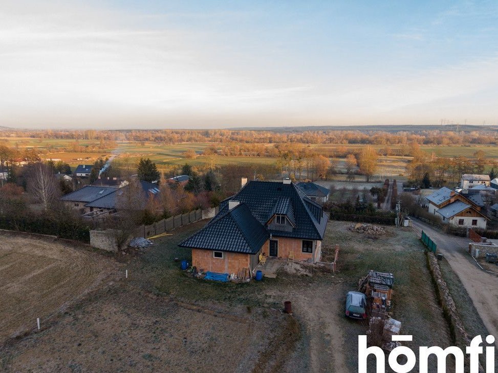 Piękny duży dom w malowniczej okolicy