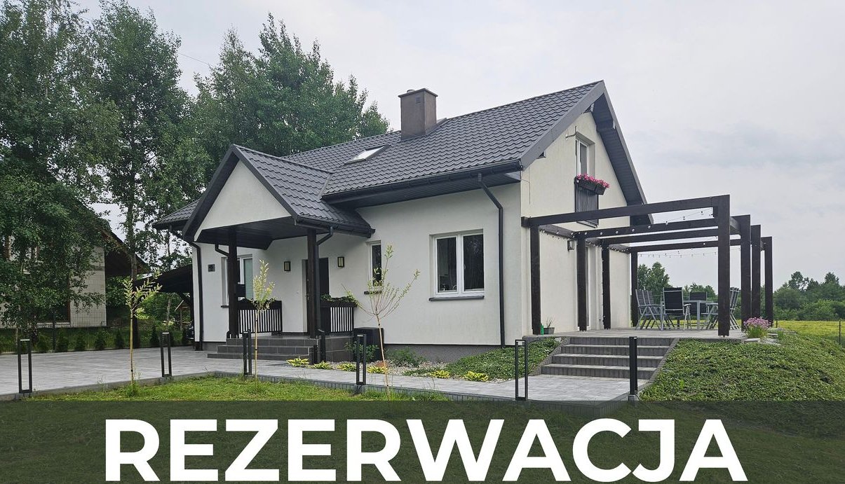 Strawczynek, dom z poddaszem i działką 1200 m²