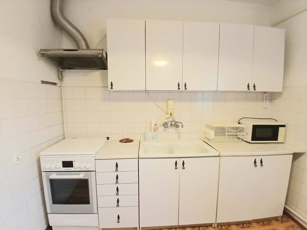 Dom wolnostojący przy Puszczy Kampinoskiej na wylotówce w Łomiankach.