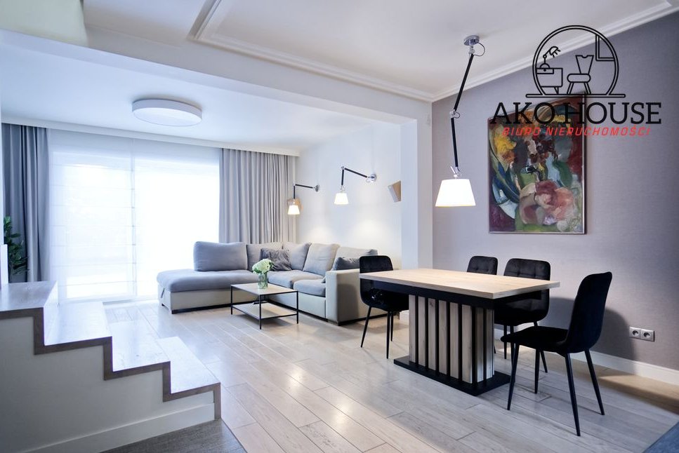 Nowoczesny Dom z Garażem: Komfort i Funkcjonalność