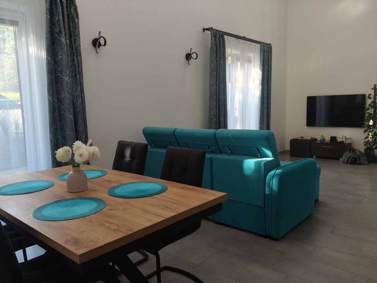 Dom gotowy do zamieszkania z garażem i ogrodem dobry dojazd do Krakowa