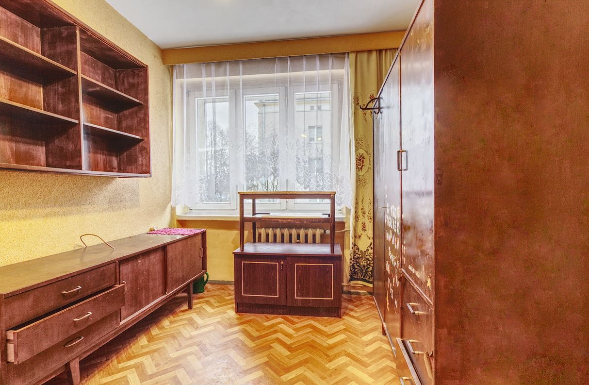 3 pokoje na osiedlu kwiatowym do remontu