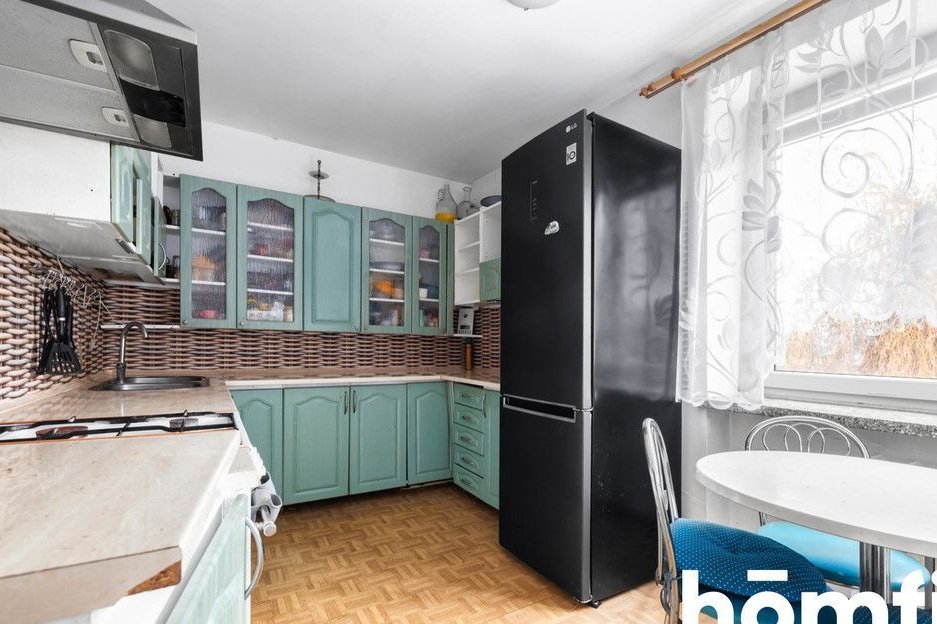 Parter 4 pokoje i duża kuchnia, miejsce parkingowe