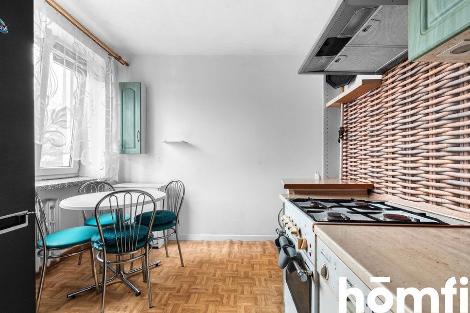 Parter 4 pokoje i duża kuchnia, miejsce parkingowe