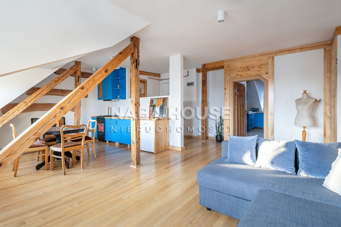 Urocze mieszkanie z balkonem, ogrodem blisko plaży