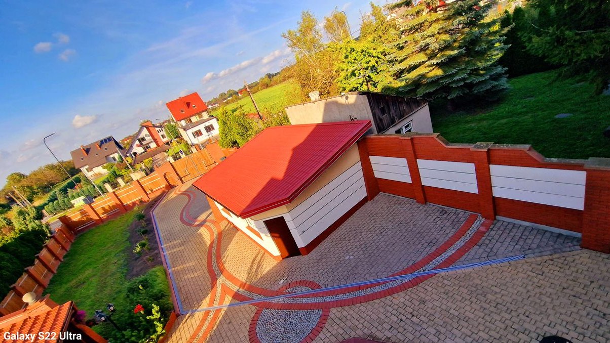 Przestronny dom z ogrodem i garażem