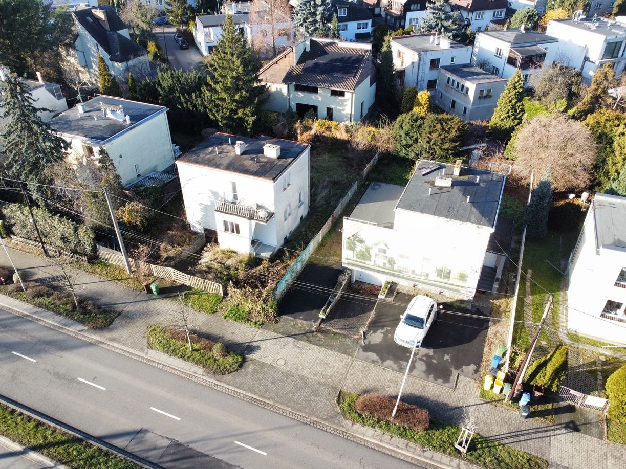 Wyścigowa,wolnostojący,126m2,5pok+k,balkon,taras,garaż,pwinice,dz512m2