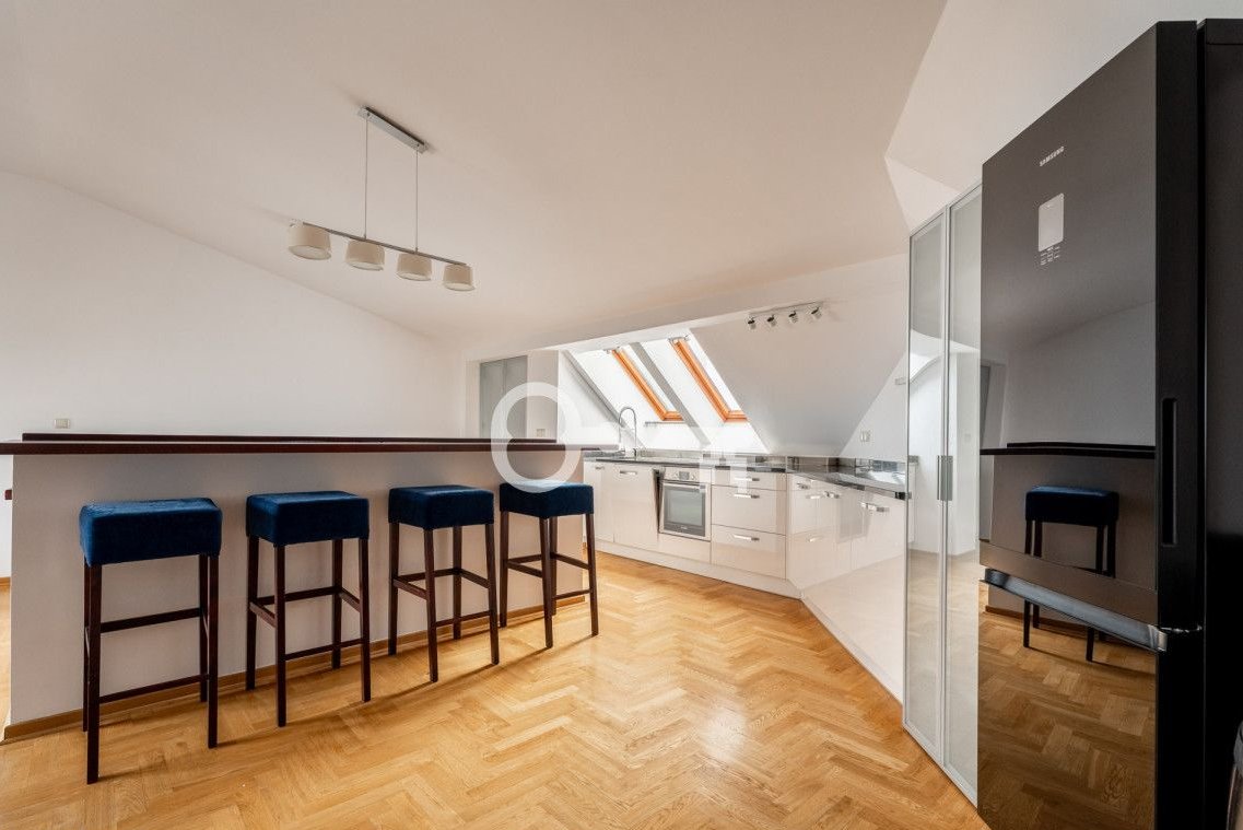 Dwupoziomowy apartament | 3 Pokoje | Poznańska
