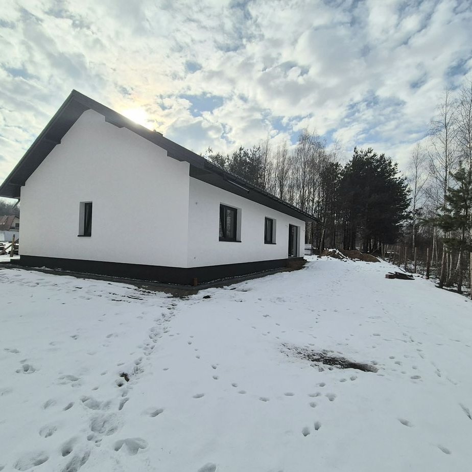 Dom w stanie deweloperskim- Huta Komorowska, 650 000 złotych.