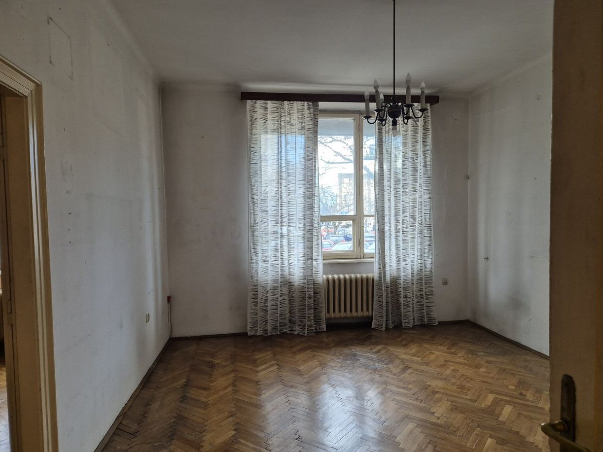 Mieszkanie do remontu Plac Kossaka - sprzedaż bezpośrednia