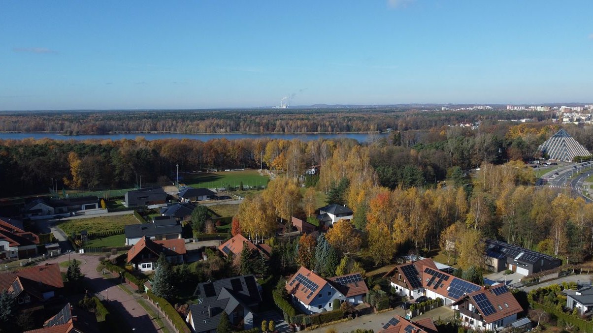 Dom z pompą ciepła, PV i magazynem energii, Paprocany Z1