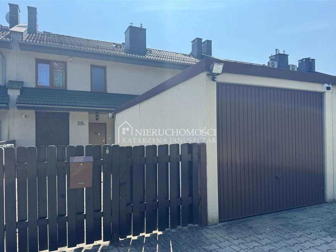 Dom W Spokojnej Okolicy, 5 Pokoi, Blisko A4,