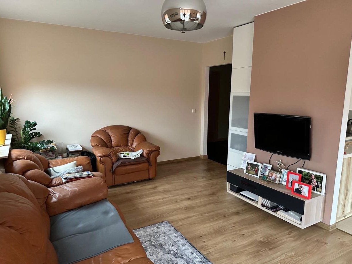 Sprzedam atrakcyjne 2 pokojowe mieszkanie w Brwinowie, 1 km od PKP