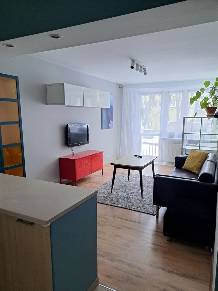 Na sprzedaż przytulne mieszkanie 40 m² na parterze Os przyjaźni Poznań