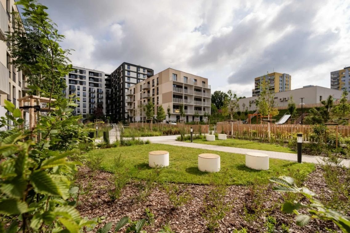 NA Już, ogródek, komórka, miejsce postojowe