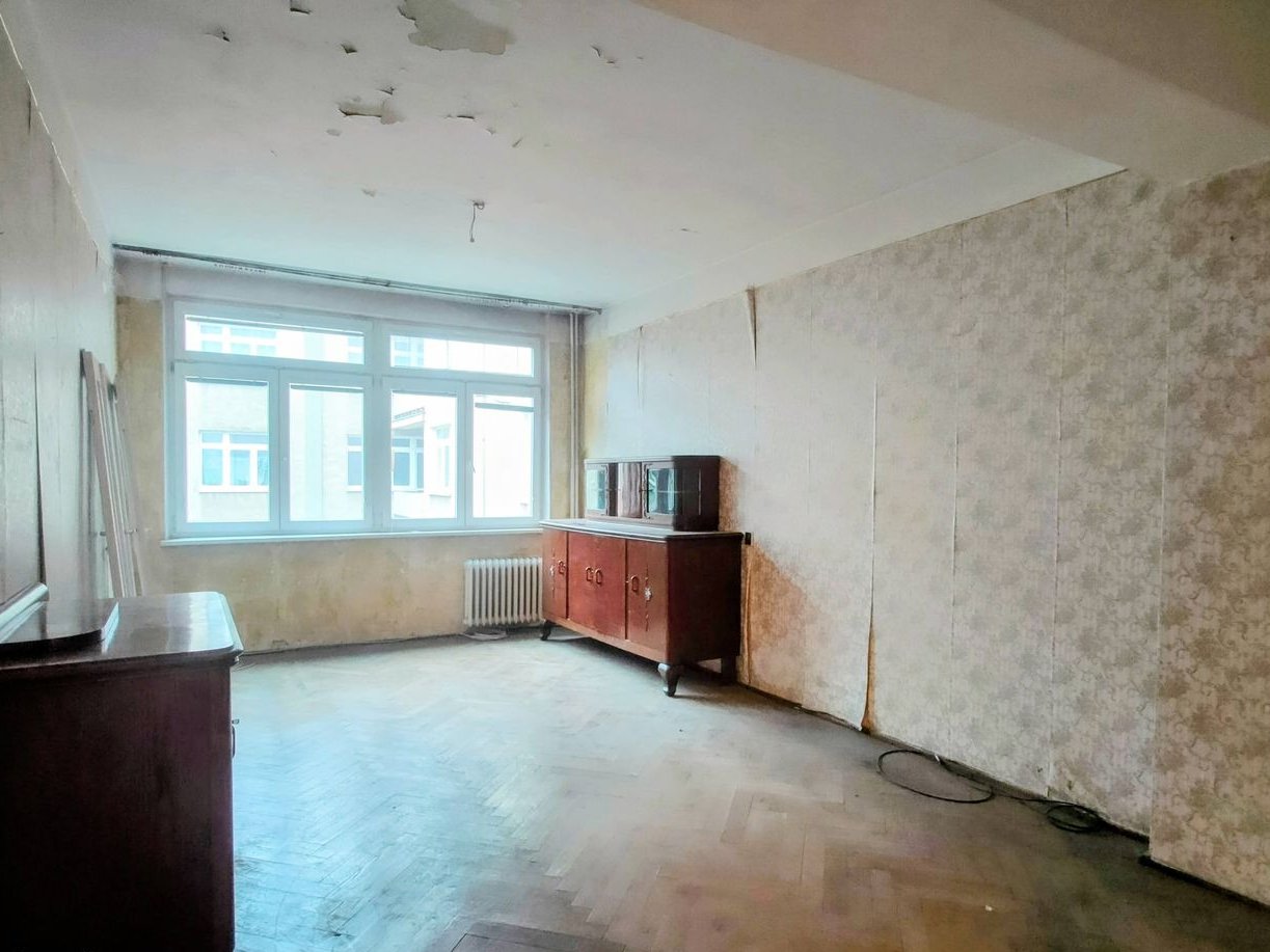 mieszkanie 64 m² w przedwojennej kamienicy z windą, do remontu