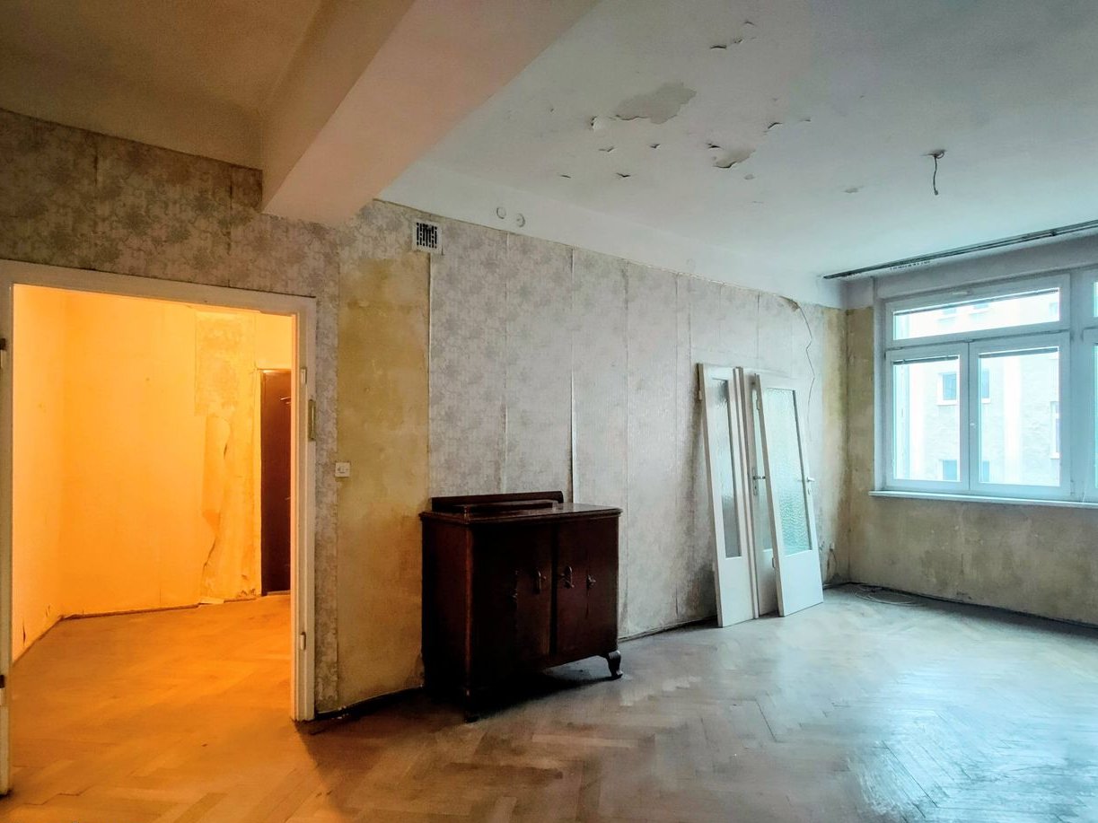mieszkanie 64 m² w przedwojennej kamienicy z windą, do remontu