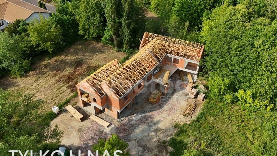 Niepowtarzalne domy premium w Chybach