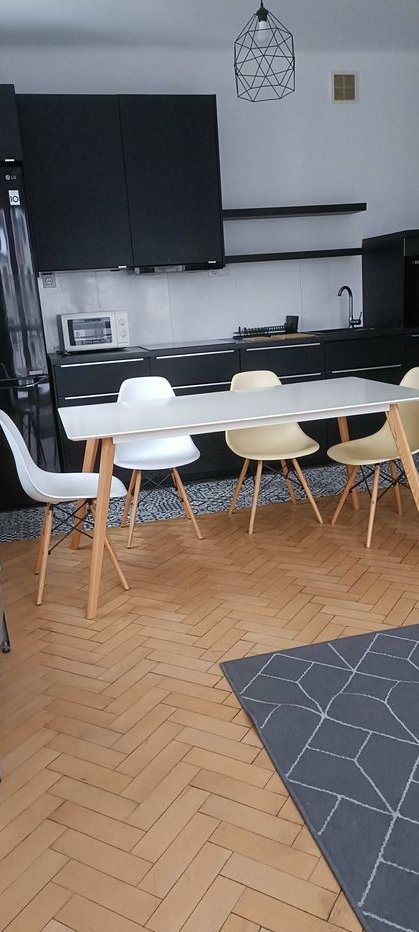 Przestronne 2-pok kamienica kilka kroków od Metro Daszyńskiego