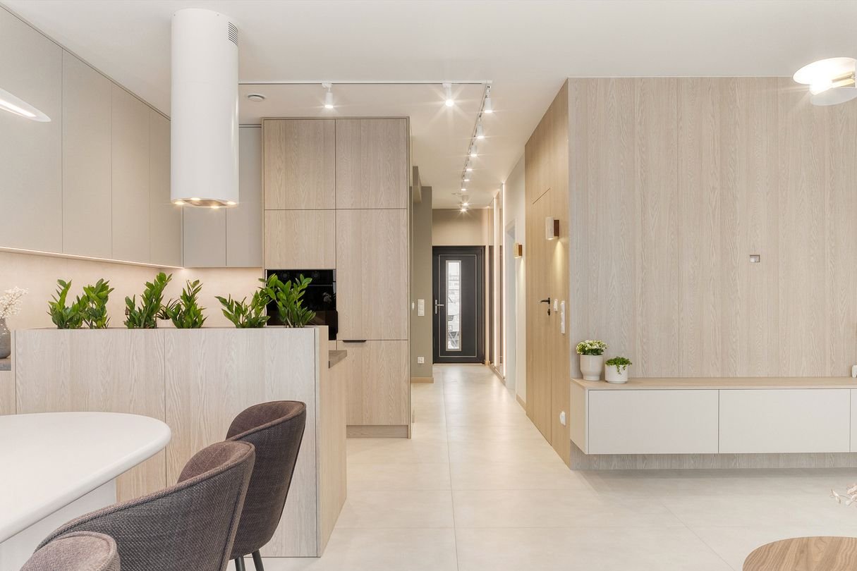 Świeżo wykończony dom - gotowy do zamieszkania!