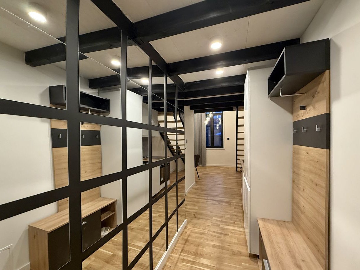 BEZPOŚREDNIO Kawalerka z antresolą, dojazd 13 min do Dworca Głównego