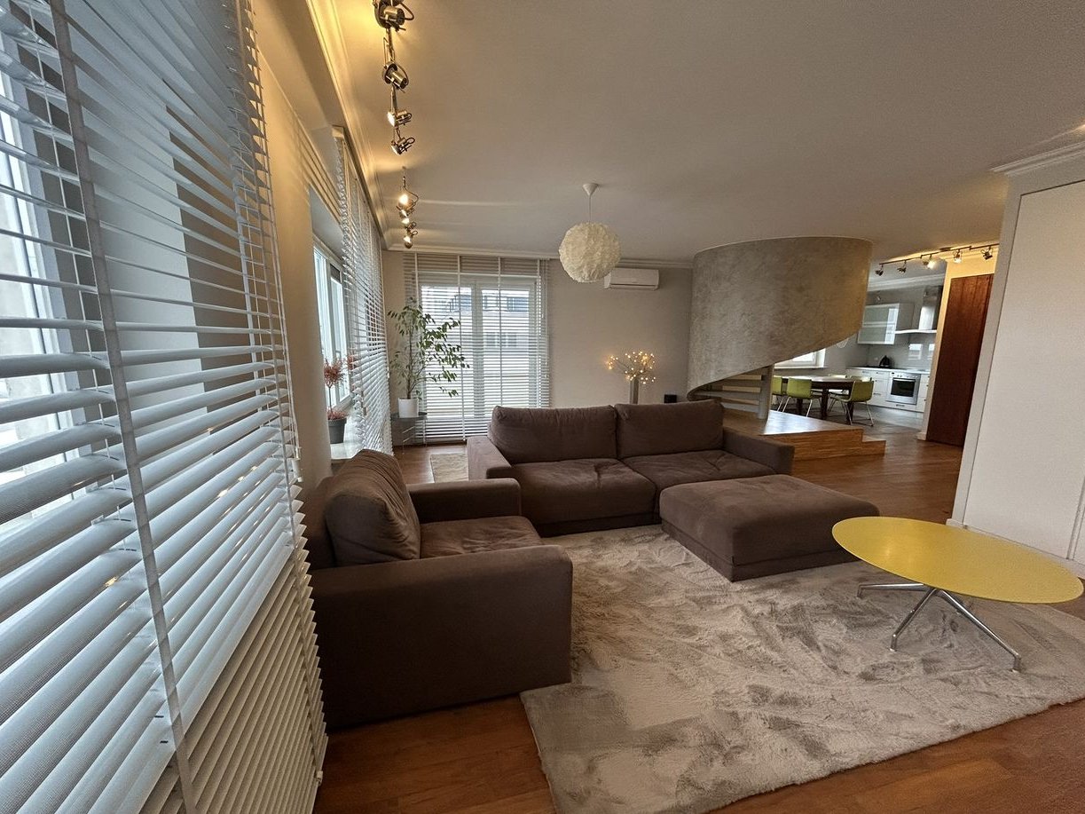 Przestronny, 4 pokojowy apartament z 3 miejscami w garażu podziemnym