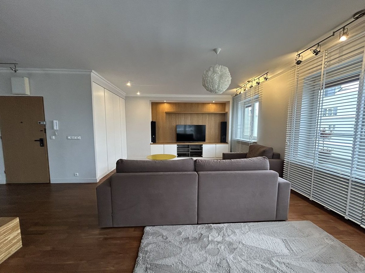 Przestronny, 4 pokojowy apartament z 3 miejscami w garażu podziemnym