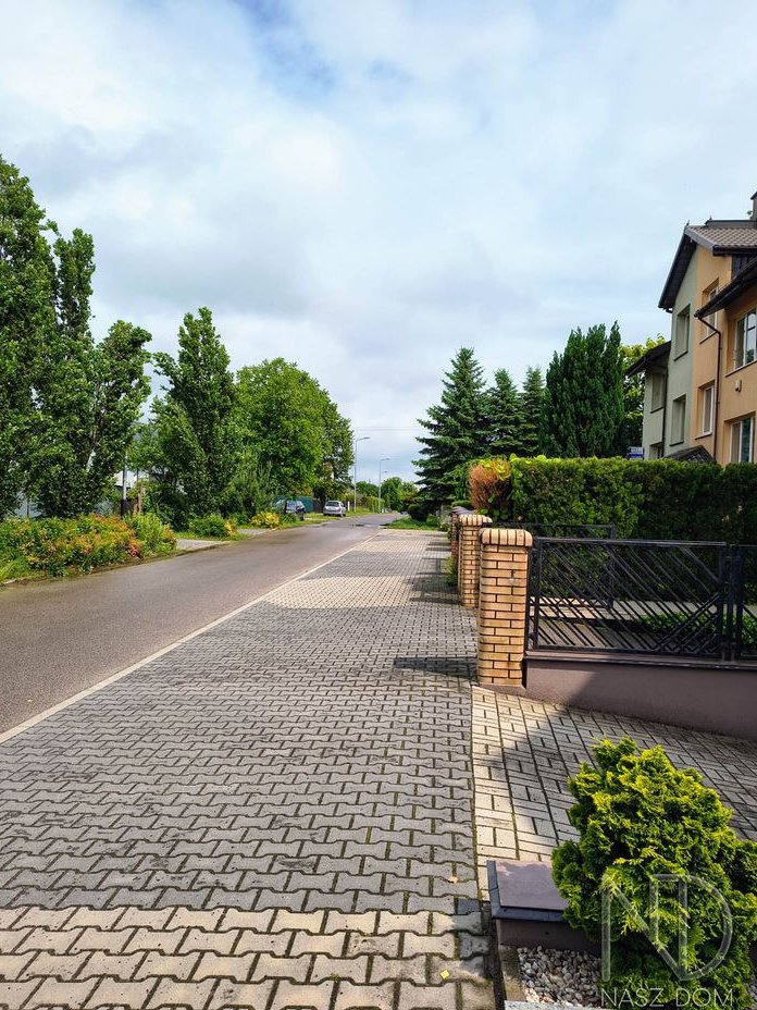 Dom na Dębowej - przestronny i wygodny w spokojnej okolicy