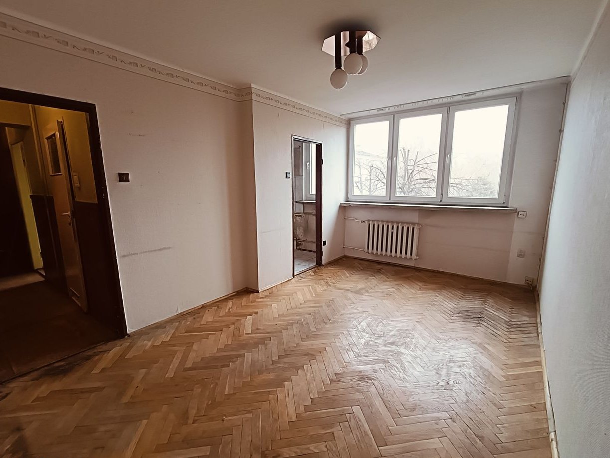 Trzypokojowe mieszkanie w dobrej lokalizacji. Sprzedaż bezpośrednia.