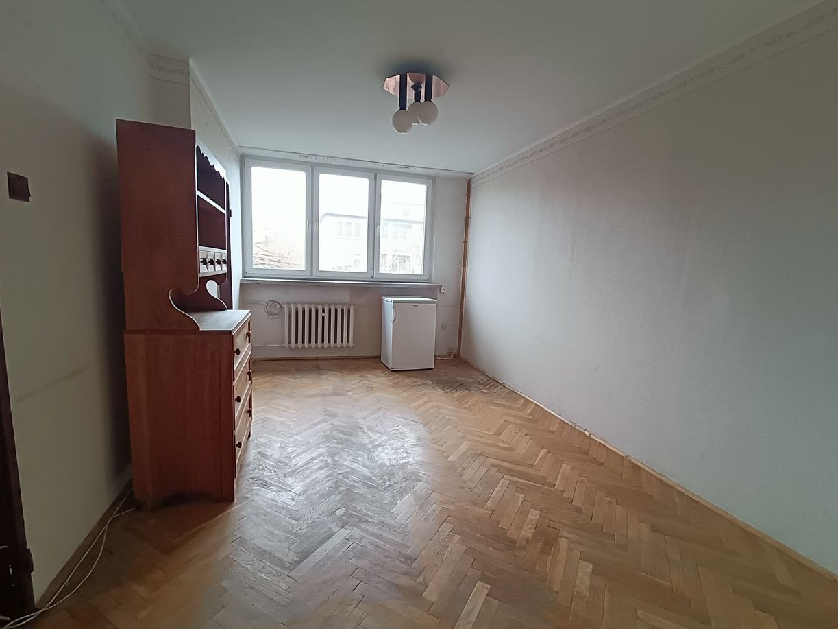 Trzypokojowe mieszkanie w dobrej lokalizacji. Sprzedaż bezpośrednia.