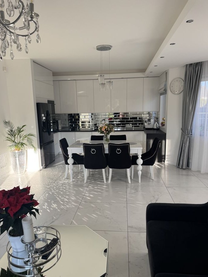 Nowoczesny dom z wyposażeniem i dużym ogrodem Mierzyn