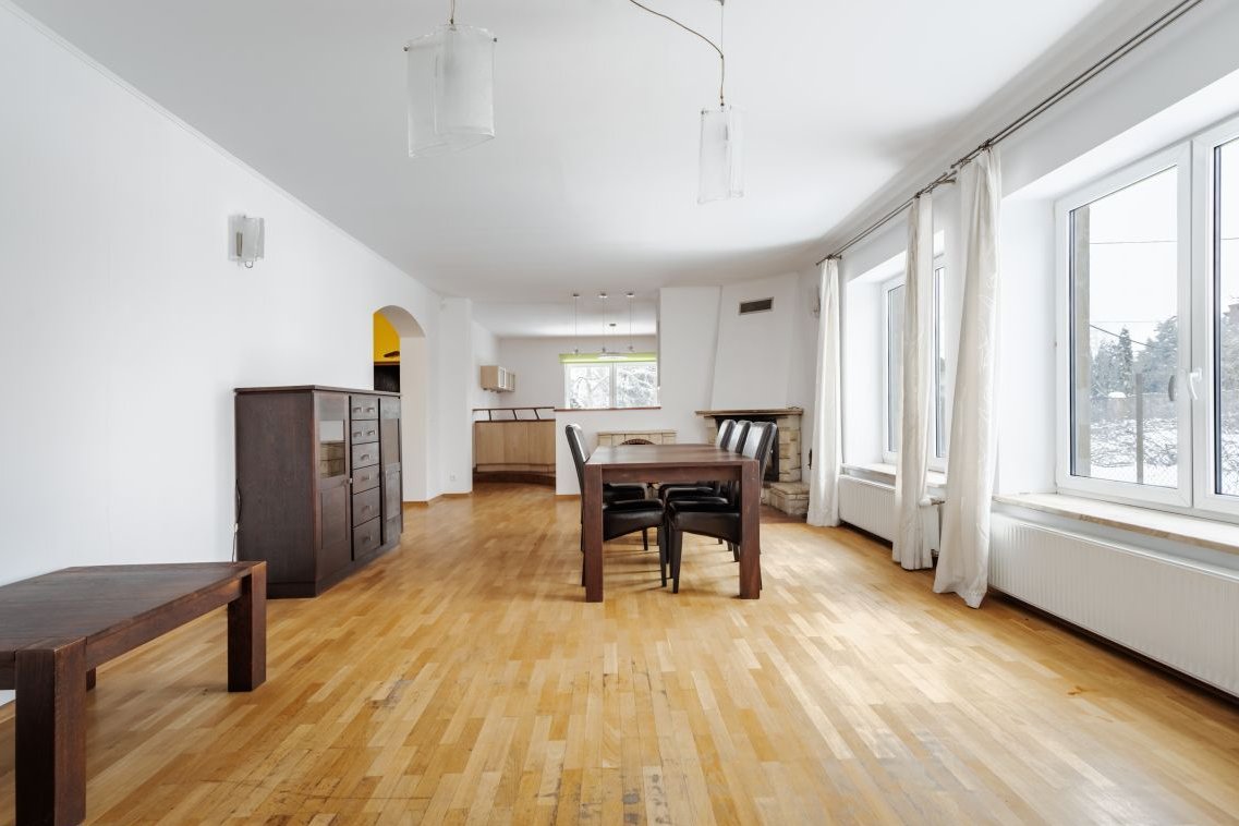 Włochy | dom 6 pokoi | piękny ogród | garaż |