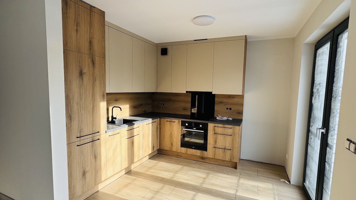 Nowe, wykończone pod klucz, dwa miejsca parkingowe-centrum