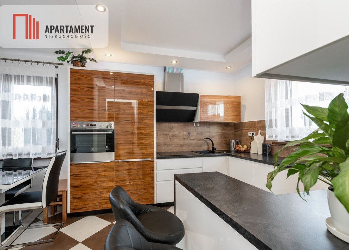 Zadbany dom wolnostojący z dużym ogrodem!