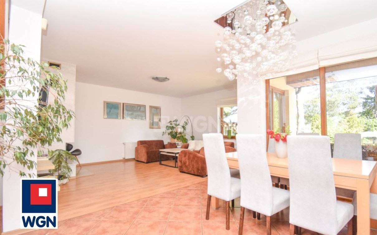 Posiadłość z budynkiem wczasowym w miejscowości Nadmorskiej!