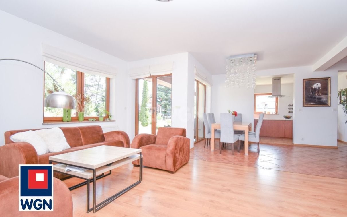 Posiadłość z budynkiem wczasowym w miejscowości Nadmorskiej!