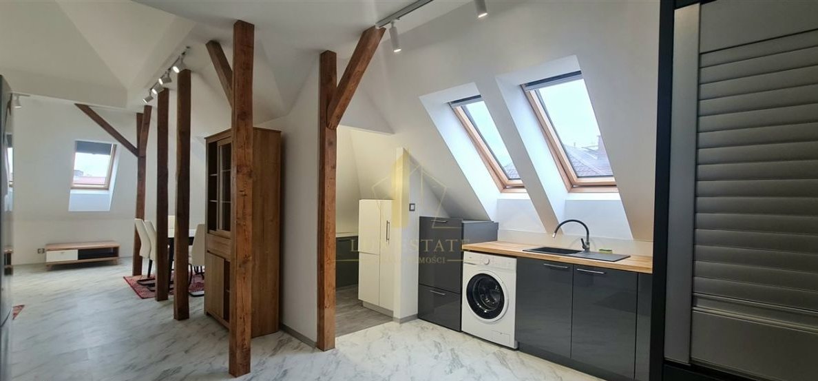 ---Słoneczne przestronne wnętrza z potencjałem ---