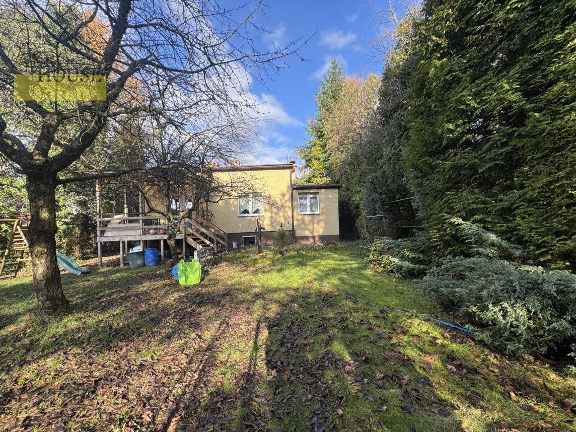 Niewielki domek na przepięknej kameralnej działce