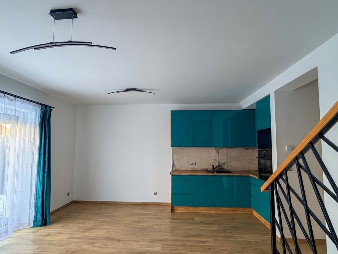 Bliźniak z ogródkiem w pobliżu Wieliczki