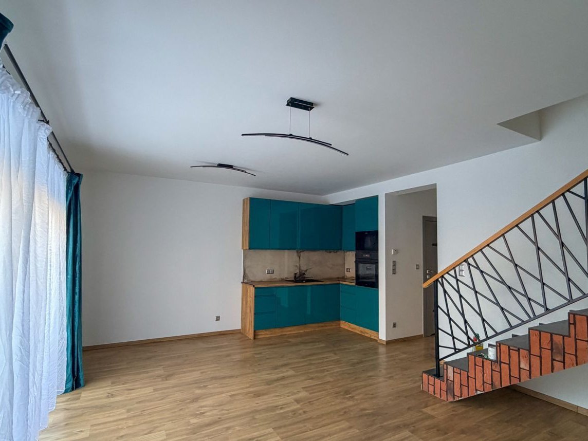 Bliźniak z ogródkiem w pobliżu Wieliczki